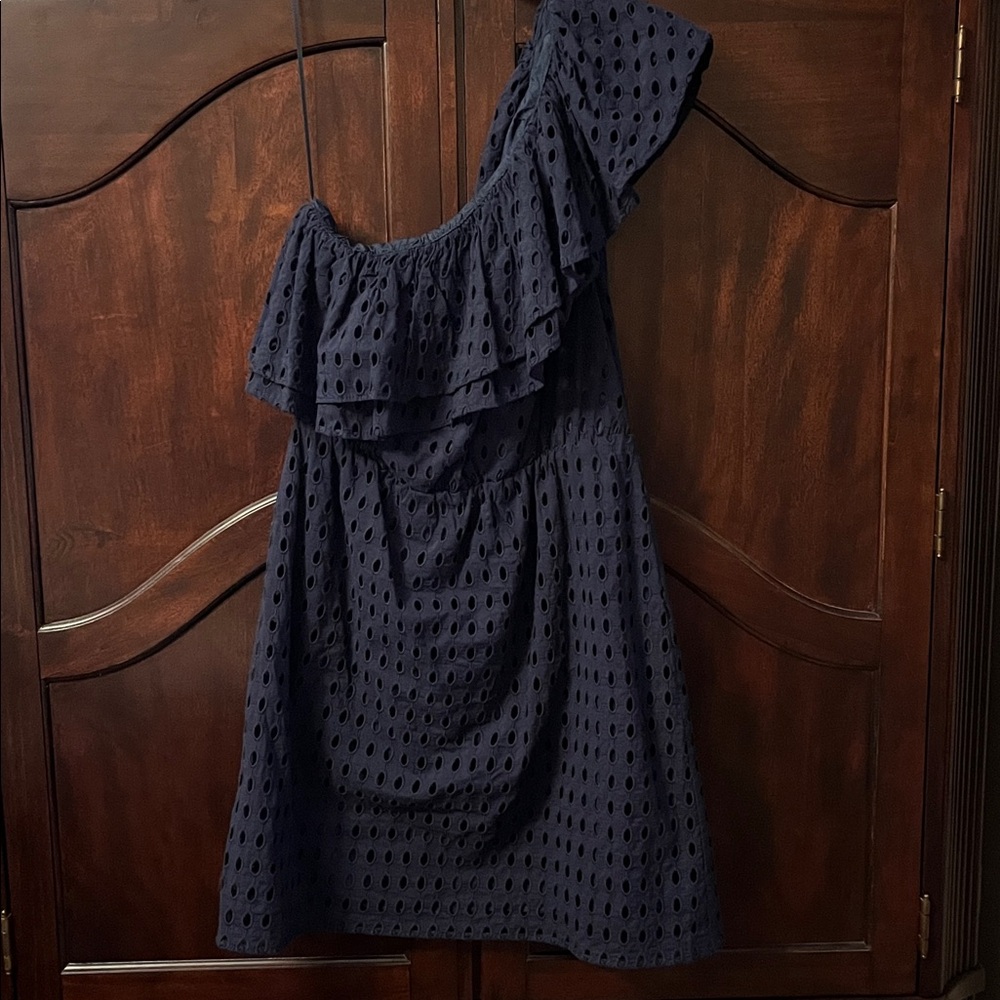 One shoulder peep hole dress